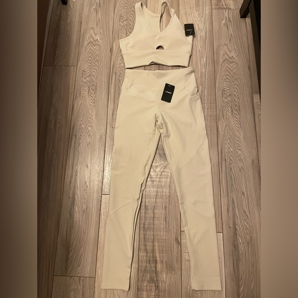 NWT Cream Activewear set. Sports bra and leggings workout 2 piece set. Medium